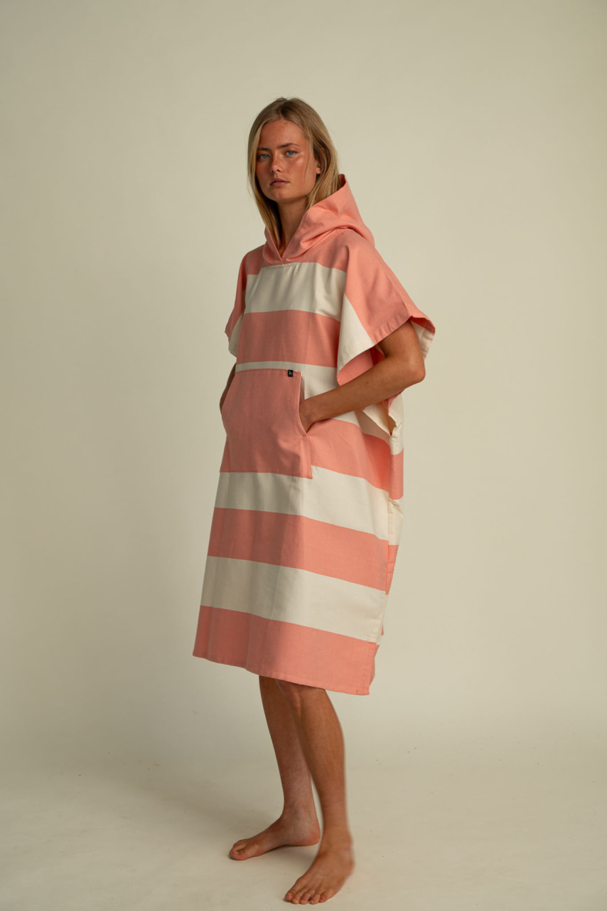 Futah - Bedu Coral Poncho  (2)