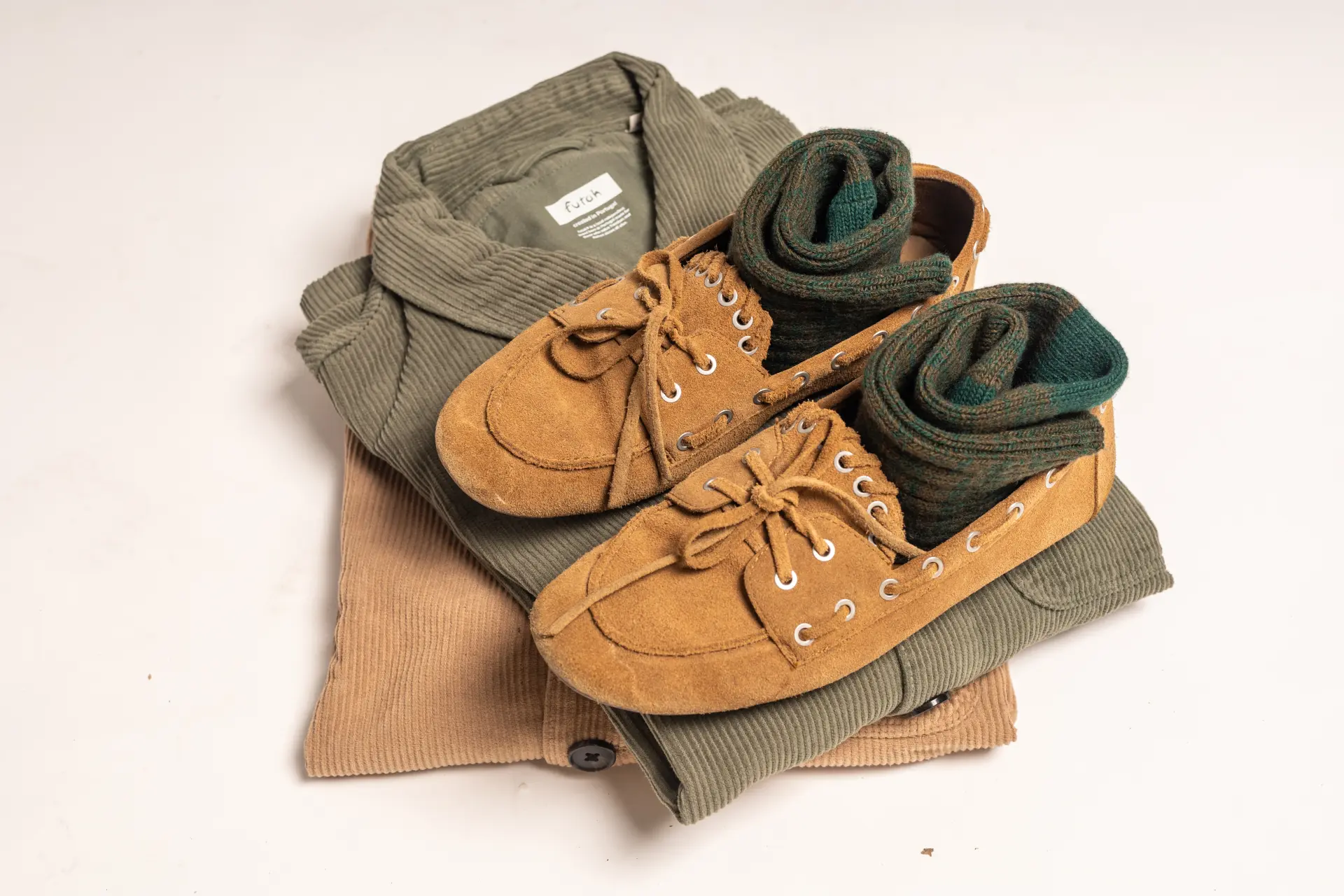 Futah - Cashmere & Wool  Olive Socks (3)